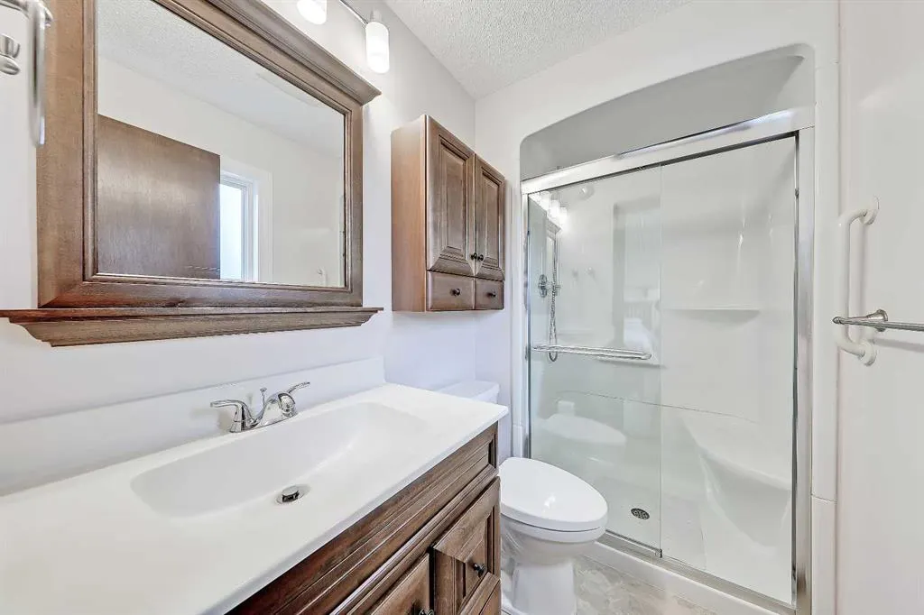 40 Woodview Court SW