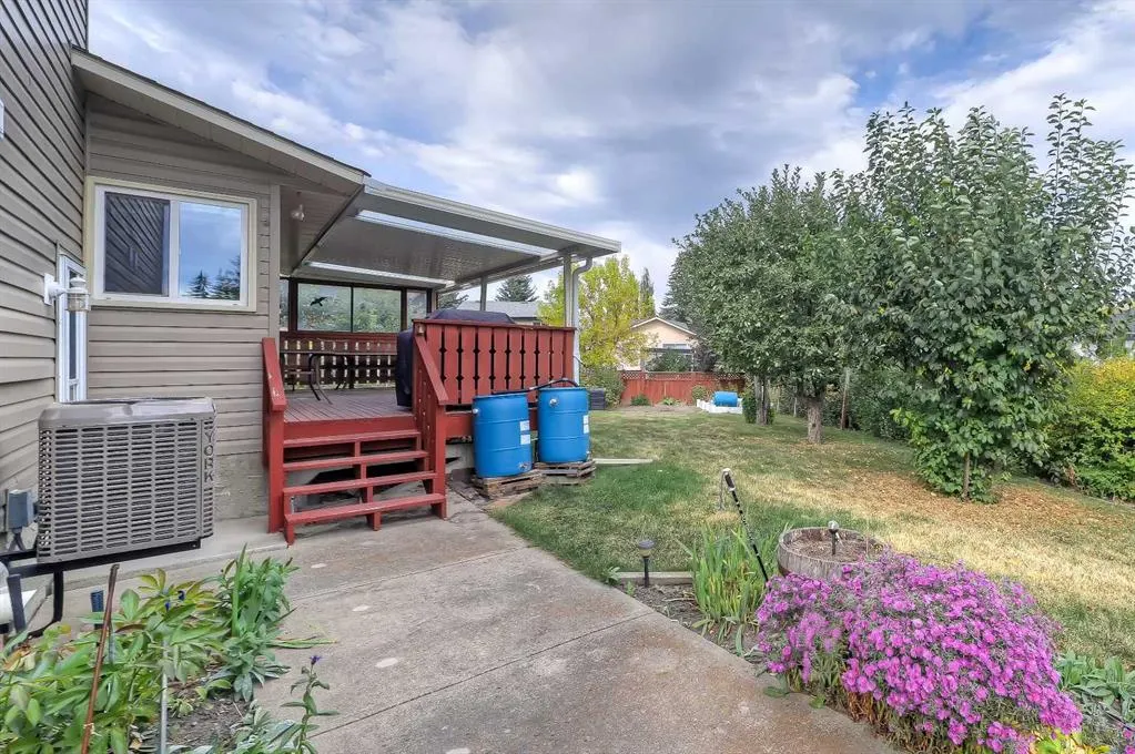 40 Woodview Court SW
