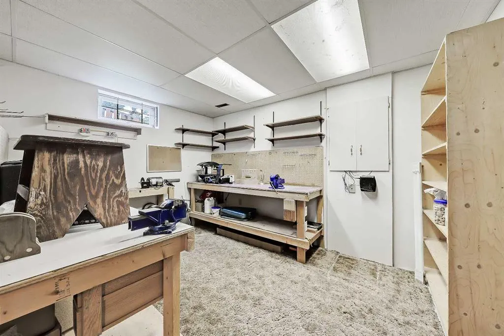 40 Woodview Court SW