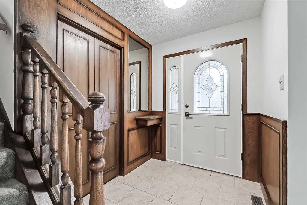 40 Woodview Court SW