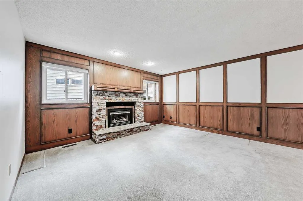 40 Woodview Court SW