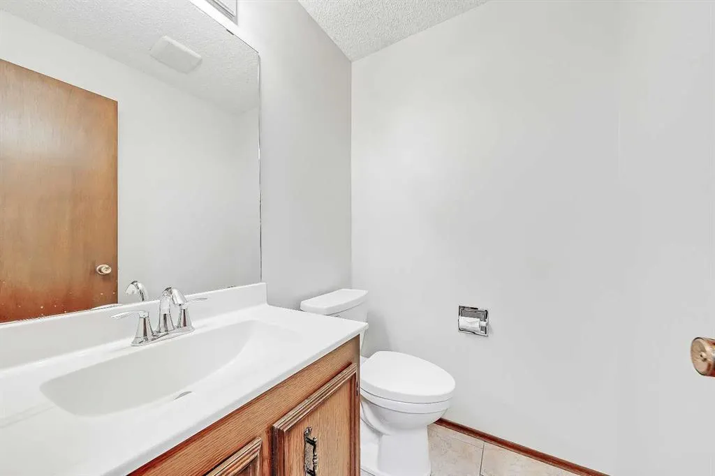 40 Woodview Court SW