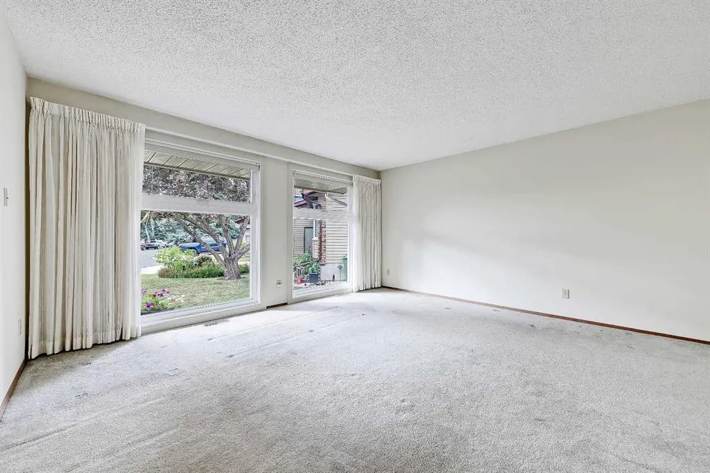 40 Woodview Court SW
