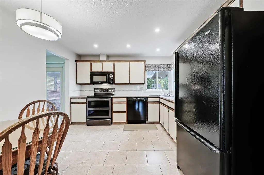 40 Woodview Court SW