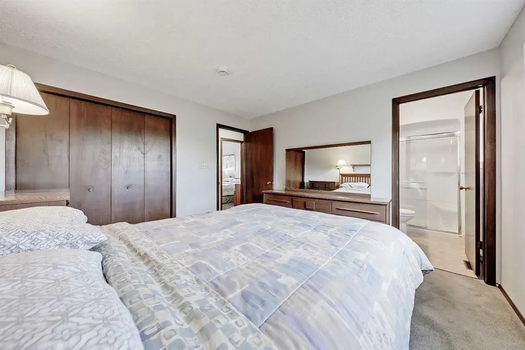 40 Woodview Court SW