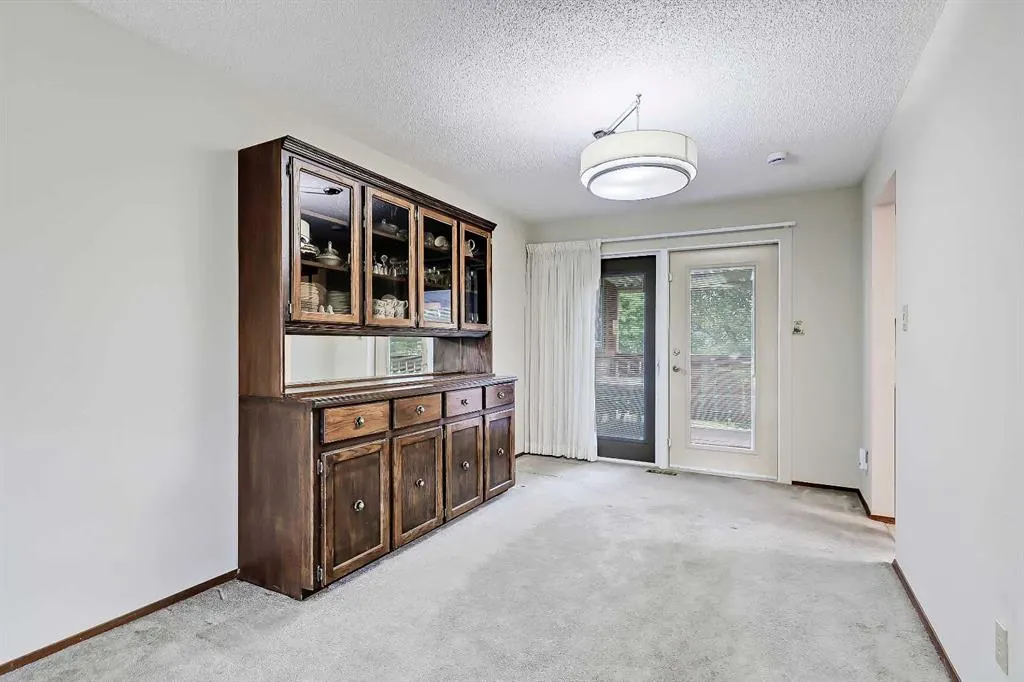 40 Woodview Court SW