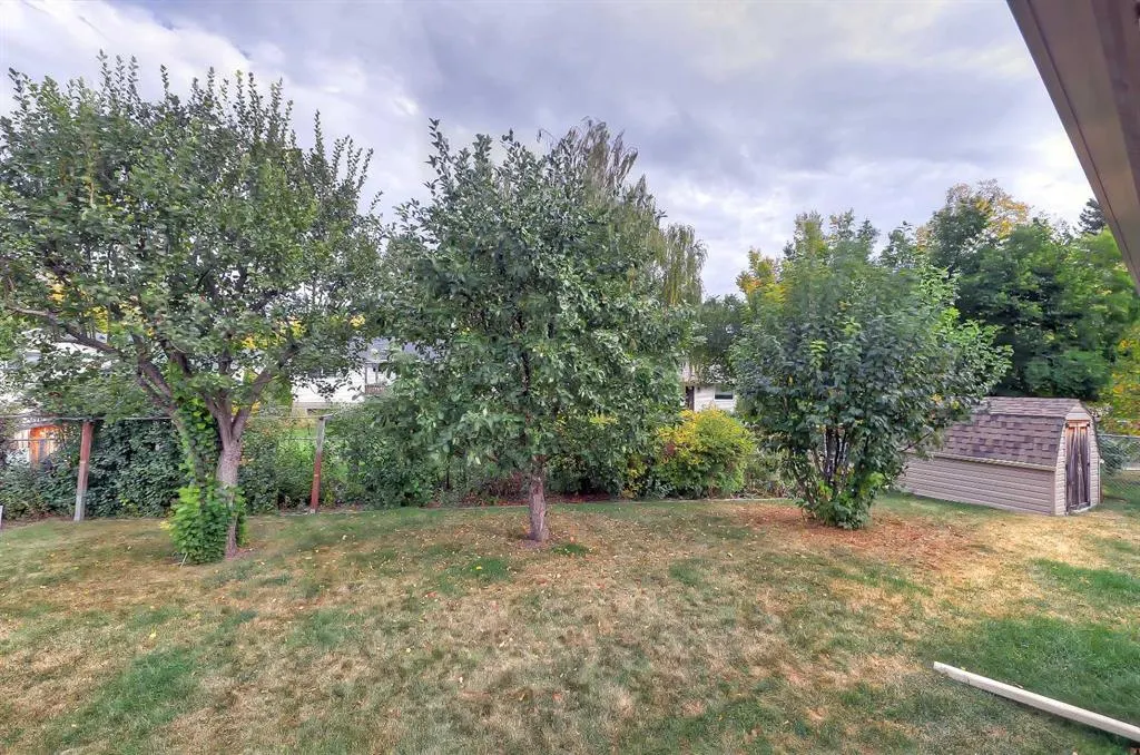 40 Woodview Court SW