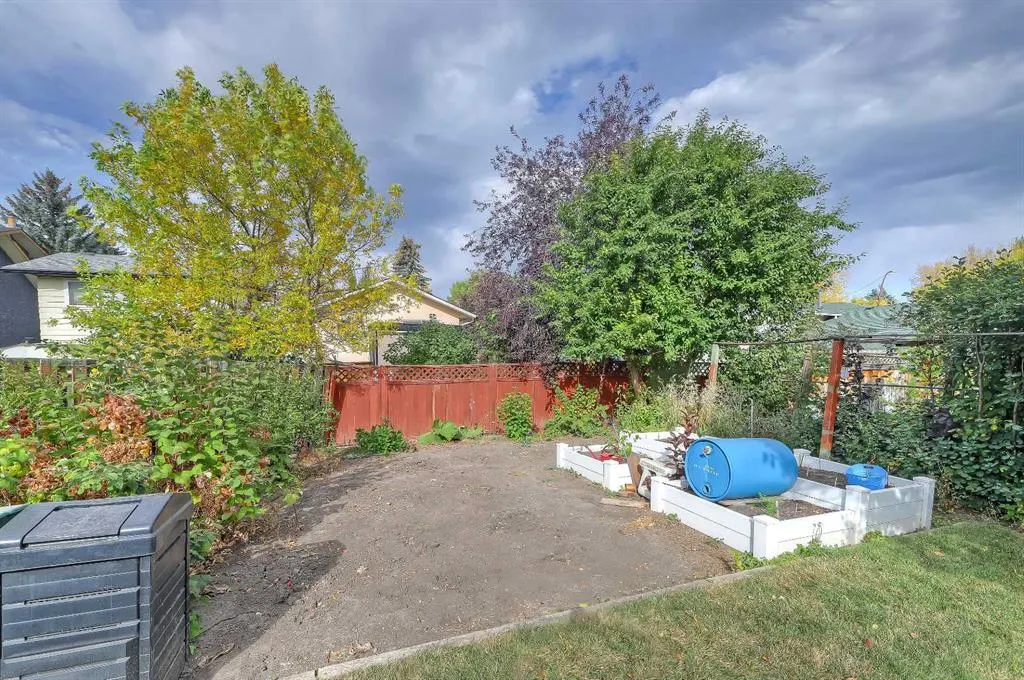 40 Woodview Court SW