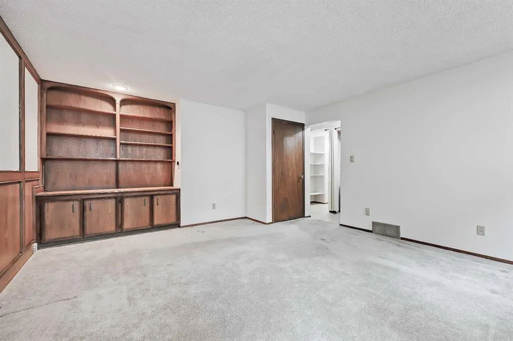40 Woodview Court SW
