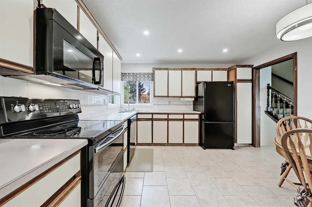40 Woodview Court SW