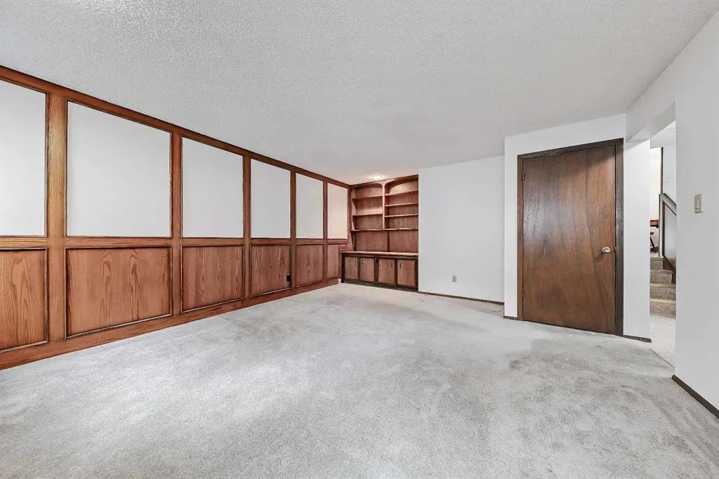 40 Woodview Court SW