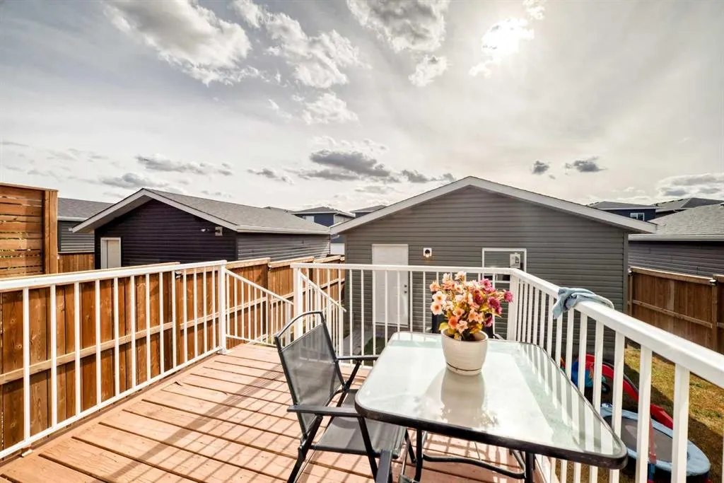 868 WEST LAKEVIEW Drive