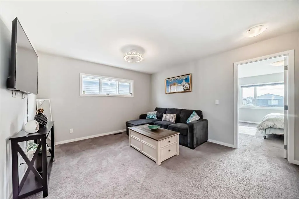 868 WEST LAKEVIEW Drive