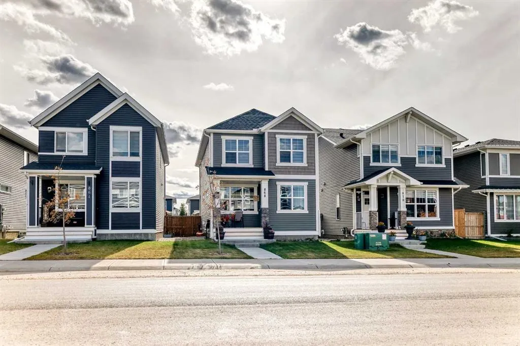 868 WEST LAKEVIEW Drive