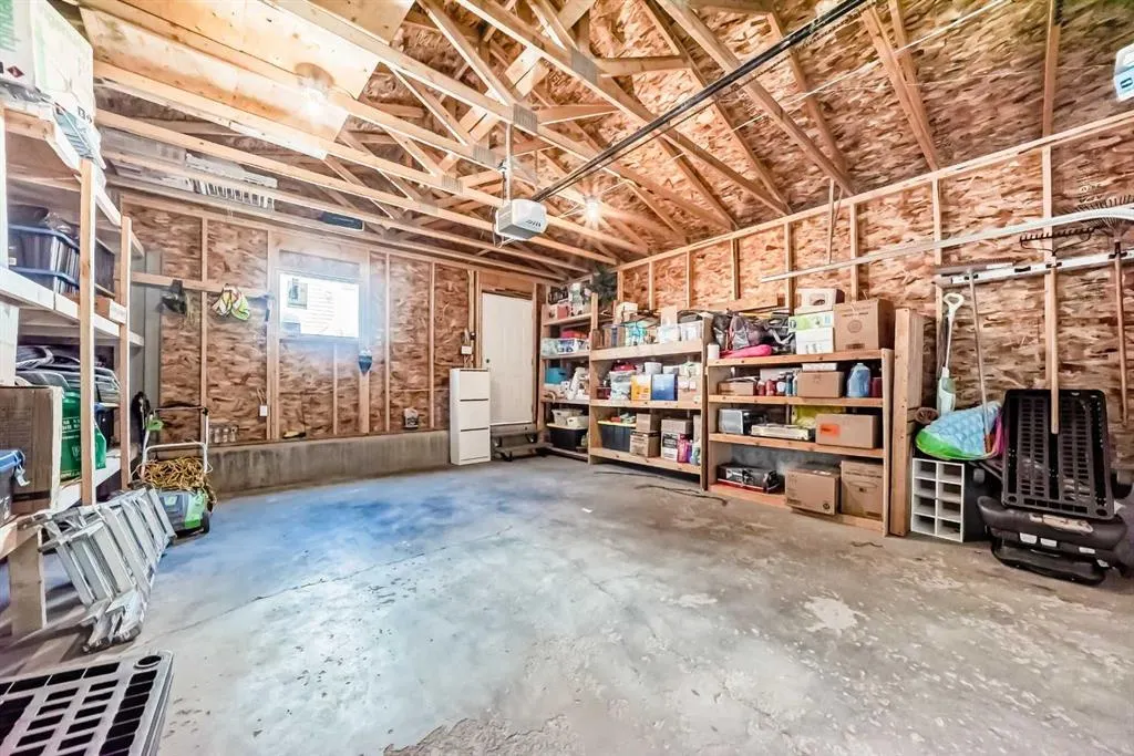 868 WEST LAKEVIEW Drive