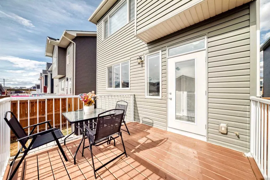 868 WEST LAKEVIEW Drive