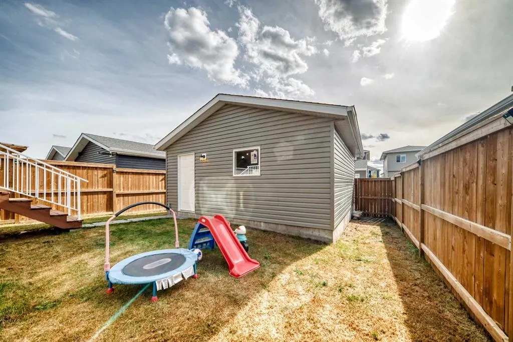 868 WEST LAKEVIEW Drive