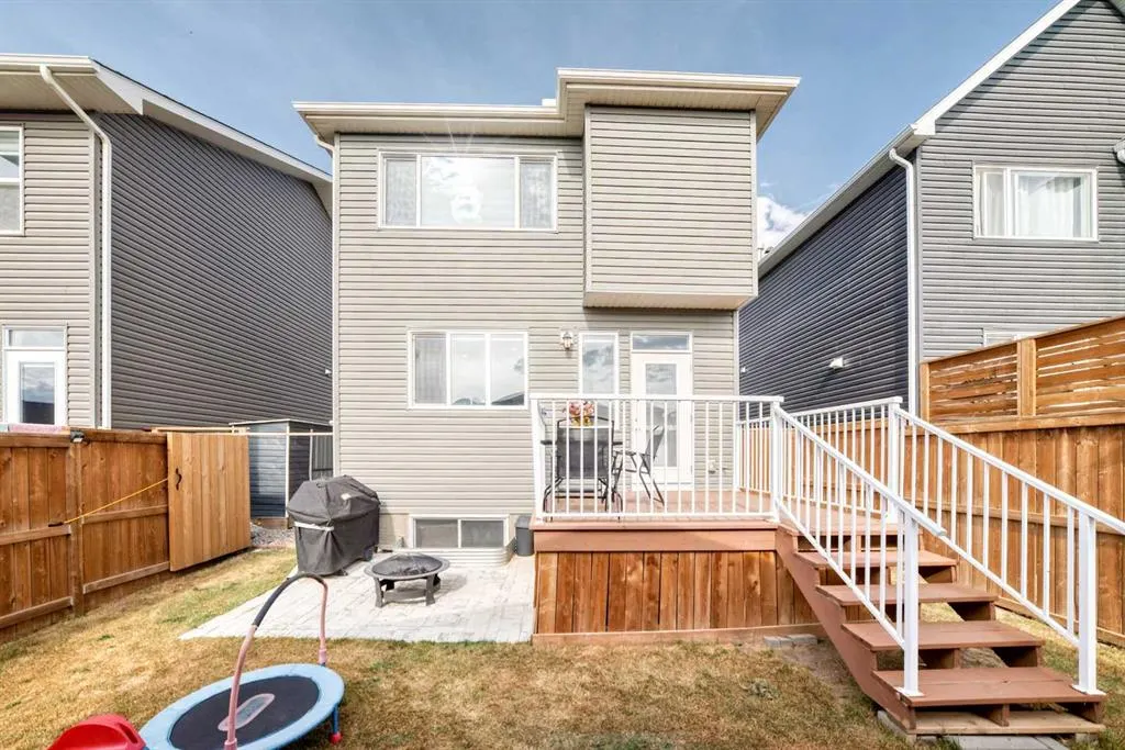 868 WEST LAKEVIEW Drive
