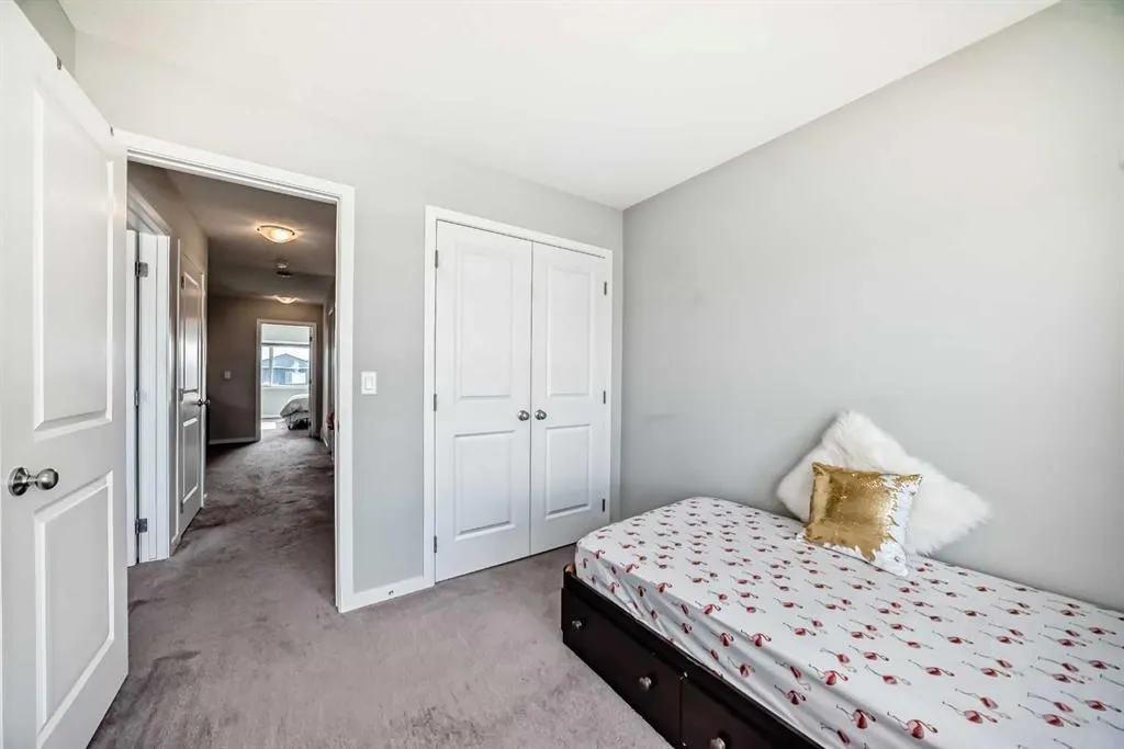 868 WEST LAKEVIEW Drive