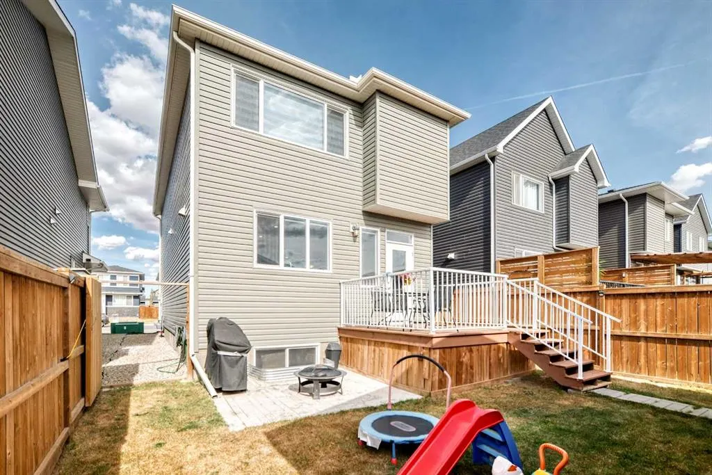 868 WEST LAKEVIEW Drive
