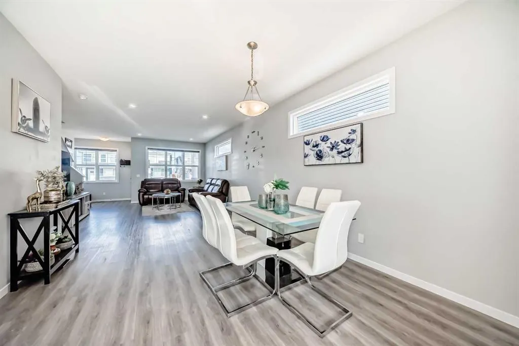 868 WEST LAKEVIEW Drive