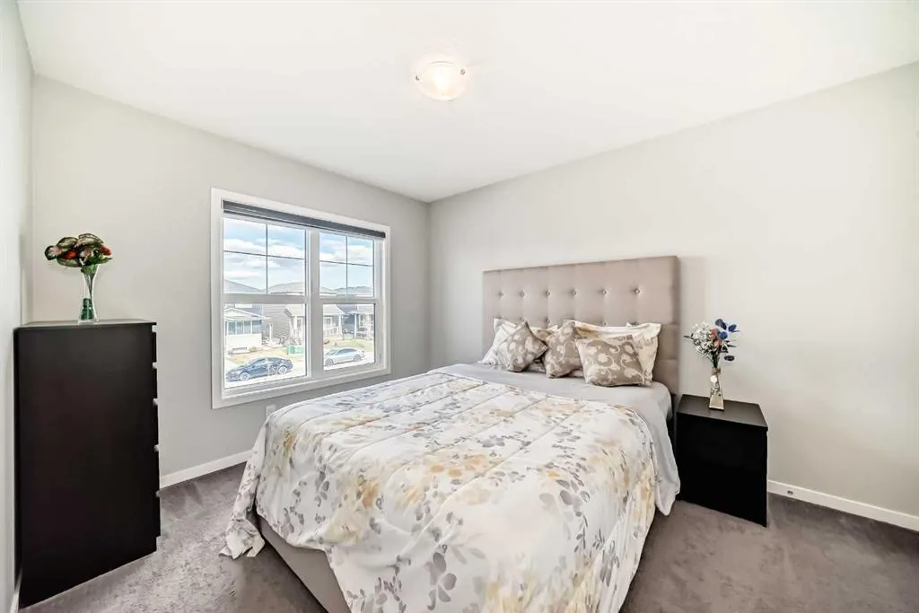 868 WEST LAKEVIEW Drive