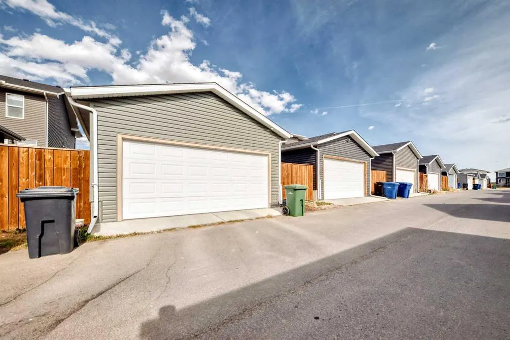 868 WEST LAKEVIEW Drive