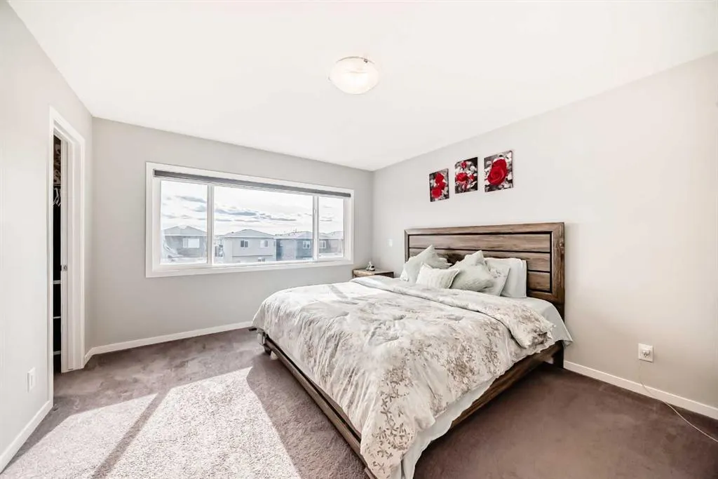 868 WEST LAKEVIEW Drive