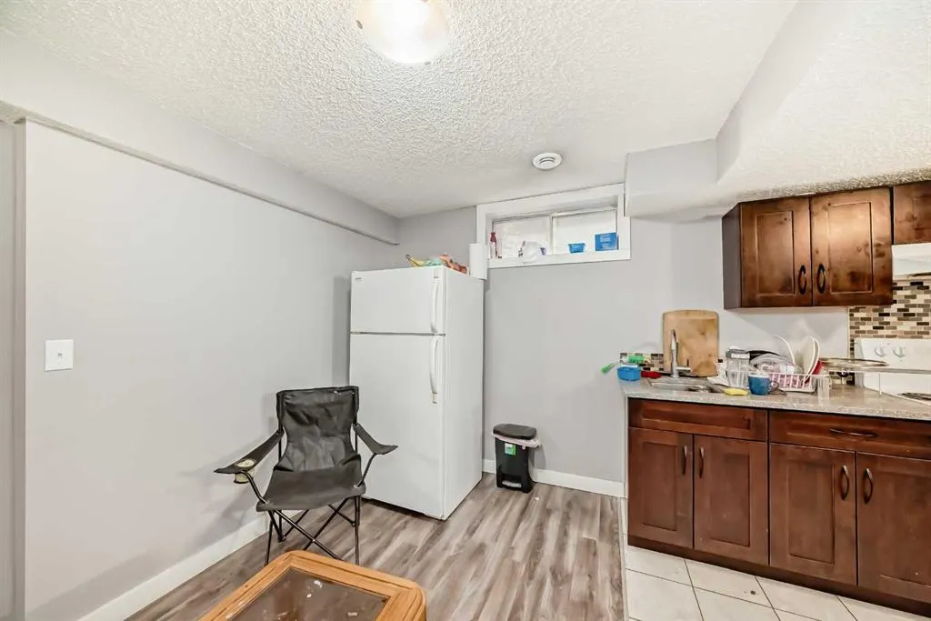 327 Falshire Way NE