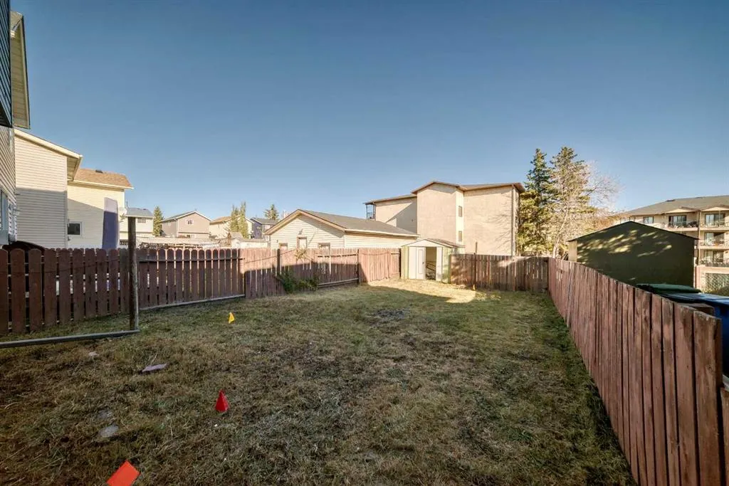 327 Falshire Way NE