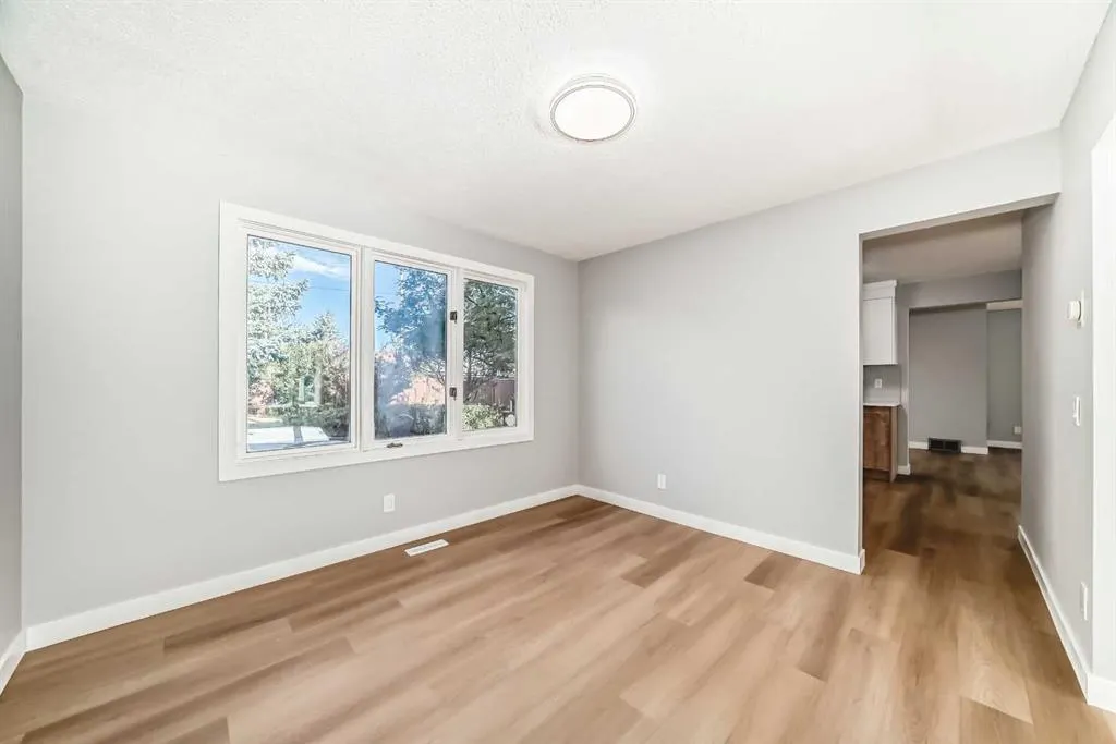 656 Woodbine Boulevard SW