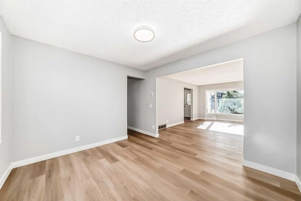 656 Woodbine Boulevard SW
