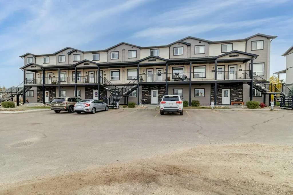 81 Willow Road, #106
