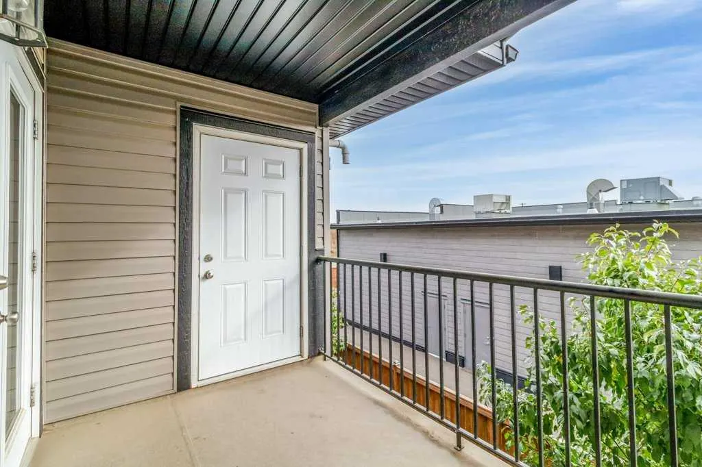 81 Willow Road, #106