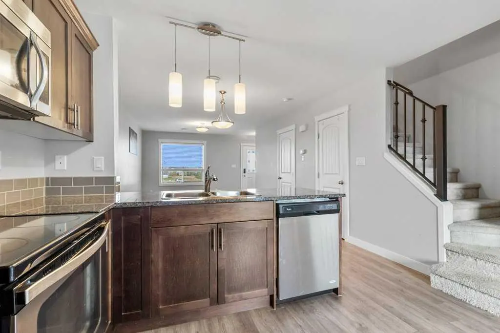 81 Willow Road, #106