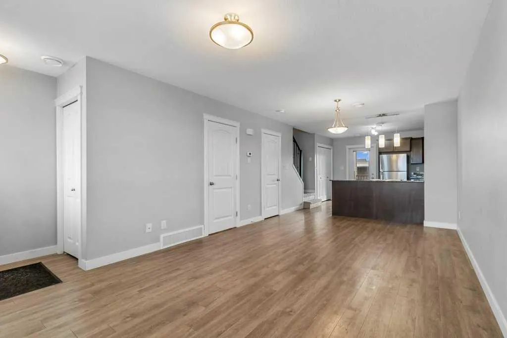 81 Willow Road, #106
