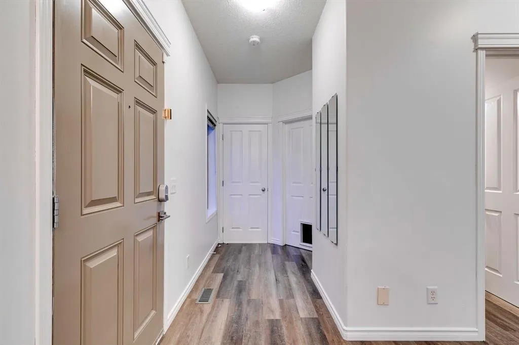 238 Elgin Manor SE