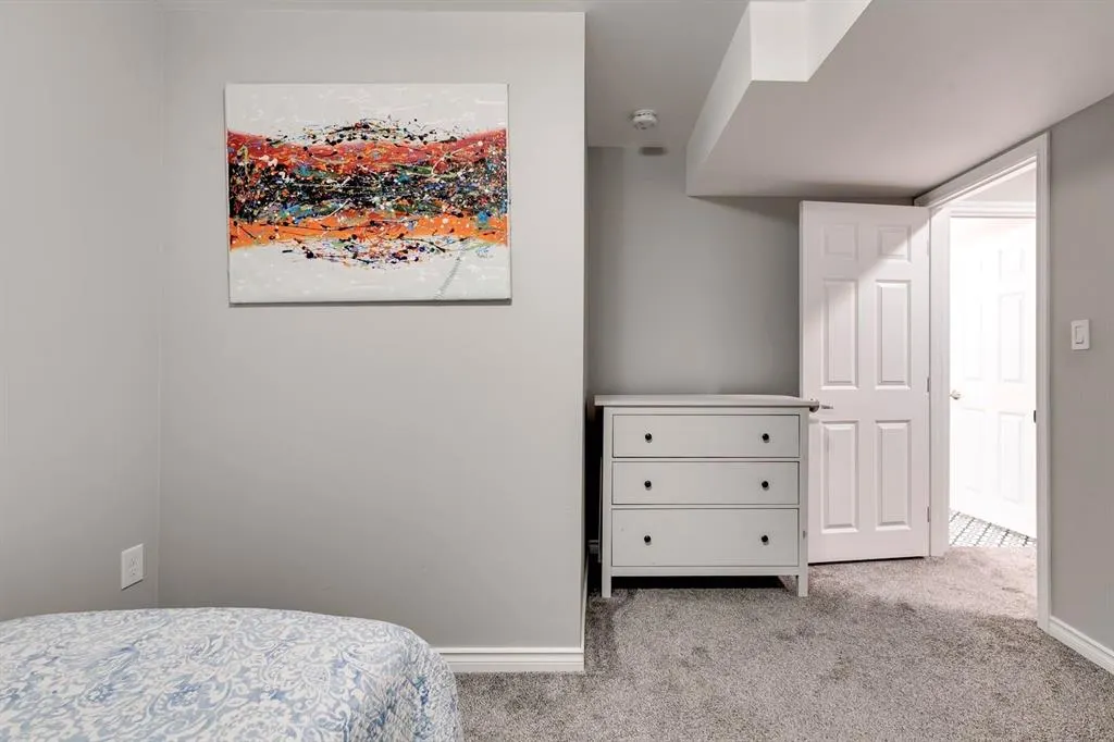 238 Elgin Manor SE