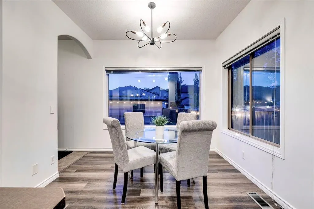 238 Elgin Manor SE