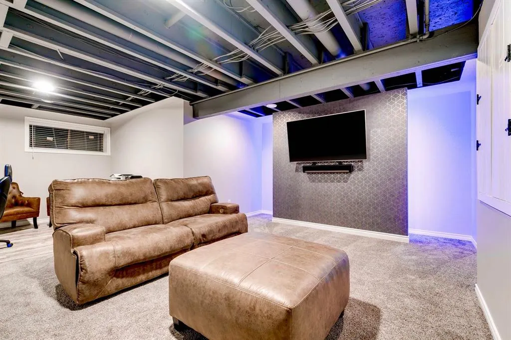 238 Elgin Manor SE