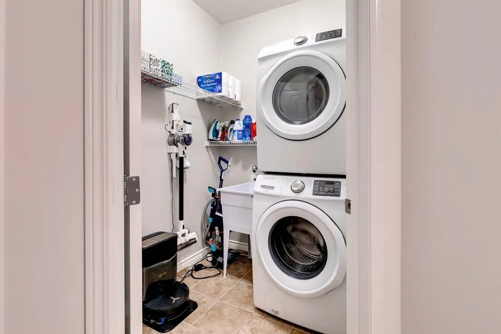 238 Elgin Manor SE