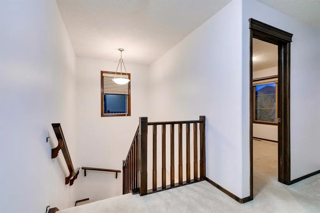 238 Elgin Manor SE