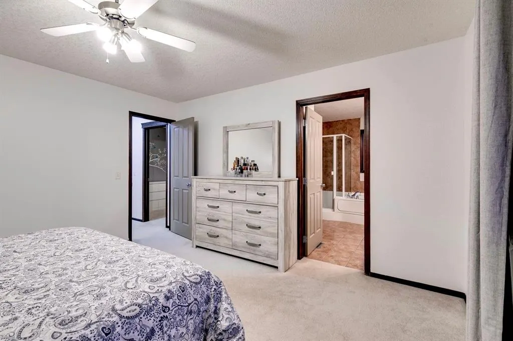 238 Elgin Manor SE