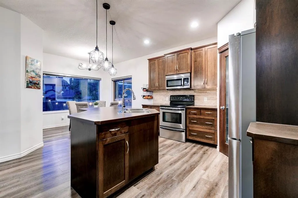 238 Elgin Manor SE