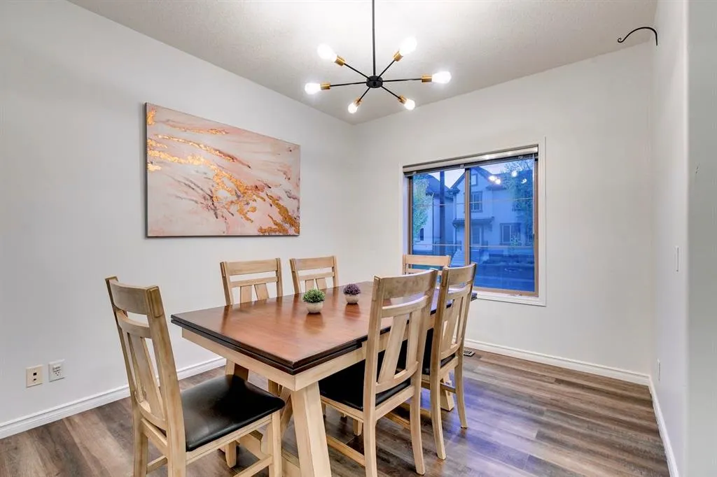 238 Elgin Manor SE