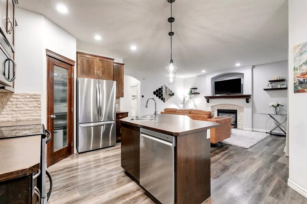 238 Elgin Manor SE
