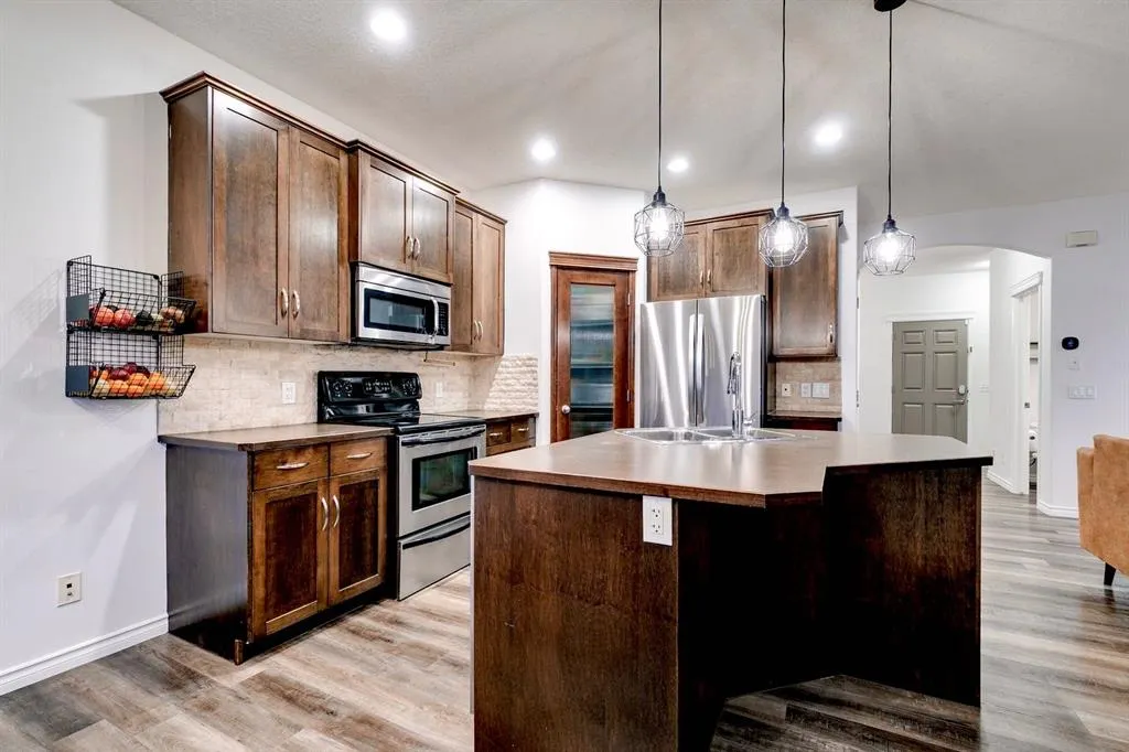 238 Elgin Manor SE