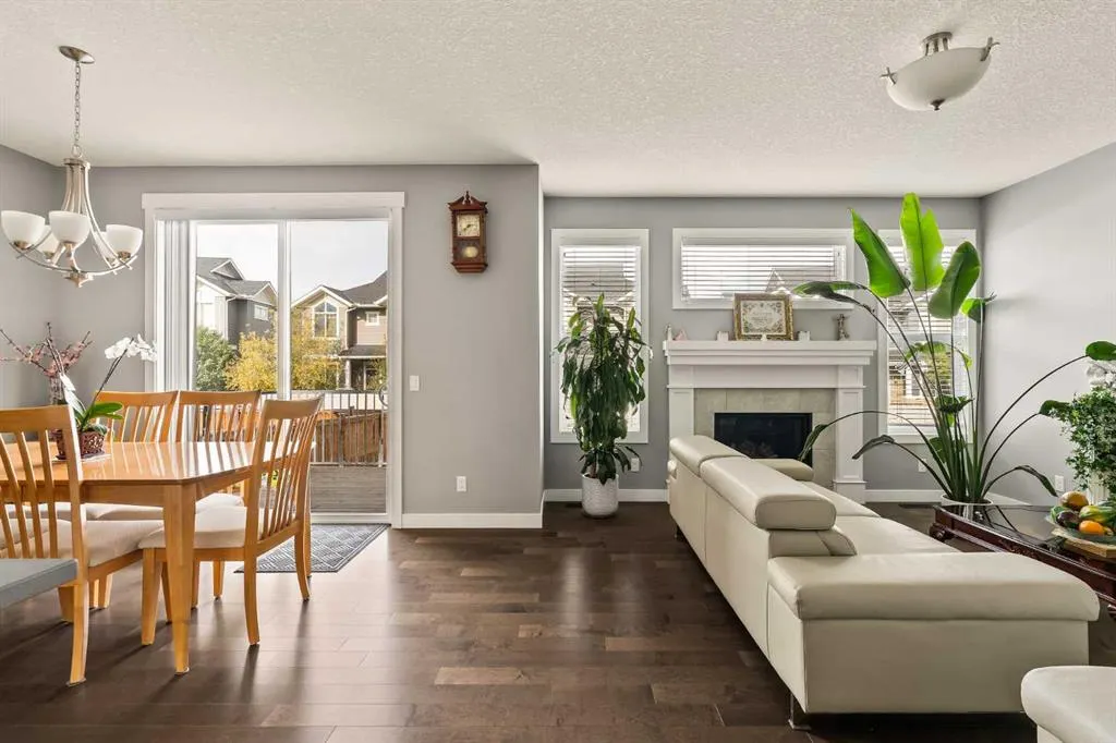 313 Evansglen Drive NW