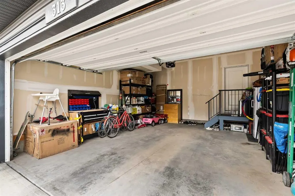 313 Evansglen Drive NW