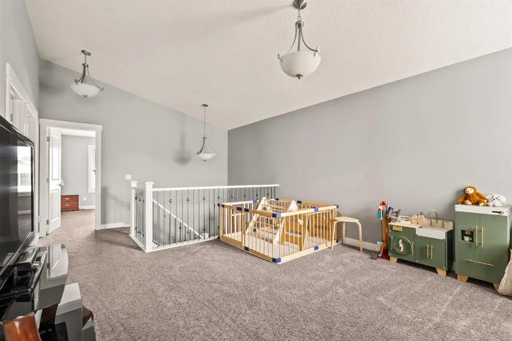 313 Evansglen Drive NW